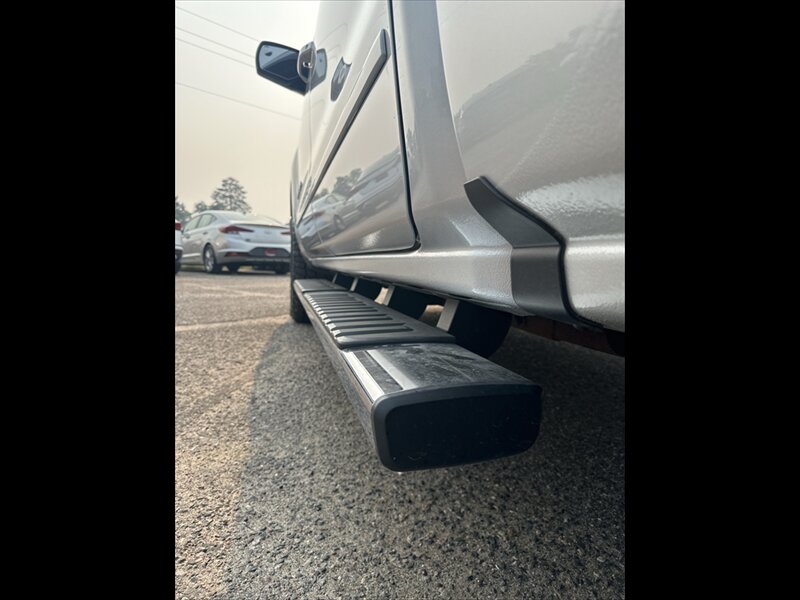 2018 Chevrolet Silverado 1500 LT - Photo 10 - Brainerd, MN 56401