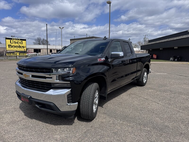 2020 Chevrolet Silverado 1500 LT   - Photo 1 - Brainerd, MN 56401