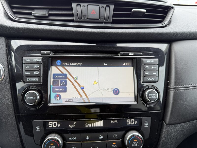 2017 Nissan Rogue SL - Photo 10 - Brainerd, MN 56401