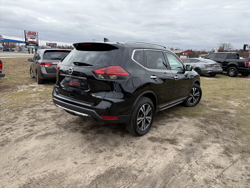2017 Nissan Rogue SL - Photo 5 - Brainerd, MN 56401