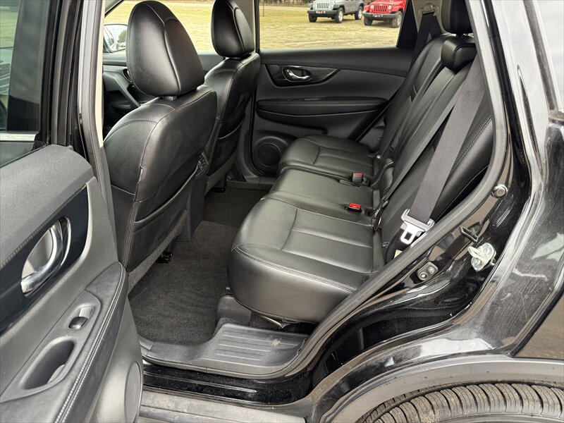 2017 Nissan Rogue SL - Photo 21 - Brainerd, MN 56401