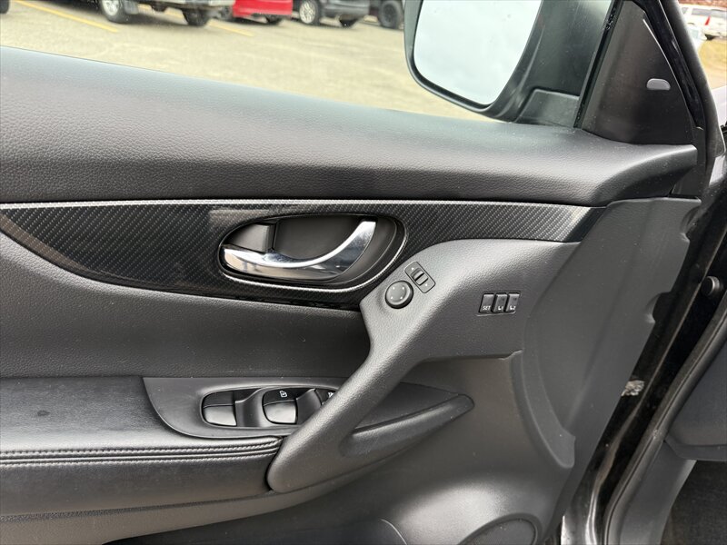 2017 Nissan Rogue SL - Photo 15 - Brainerd, MN 56401