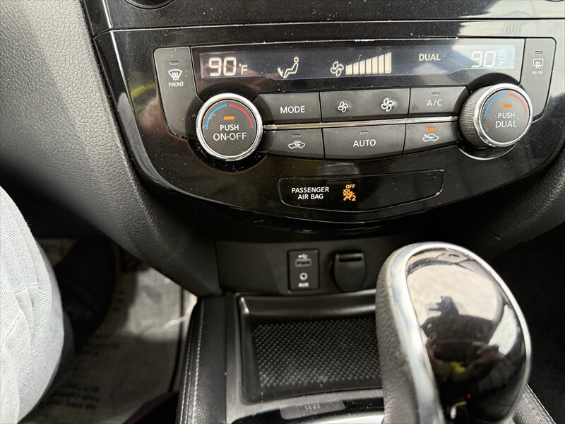 2017 Nissan Rogue SL - Photo 11 - Brainerd, MN 56401