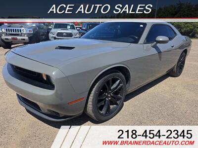 2017 Dodge Challenger SXT Coupe