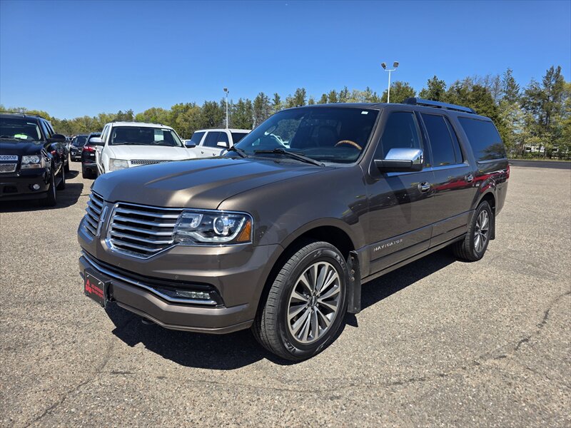 2017 Lincoln Navigator Select   - Photo 1 - Brainerd, MN 56401
