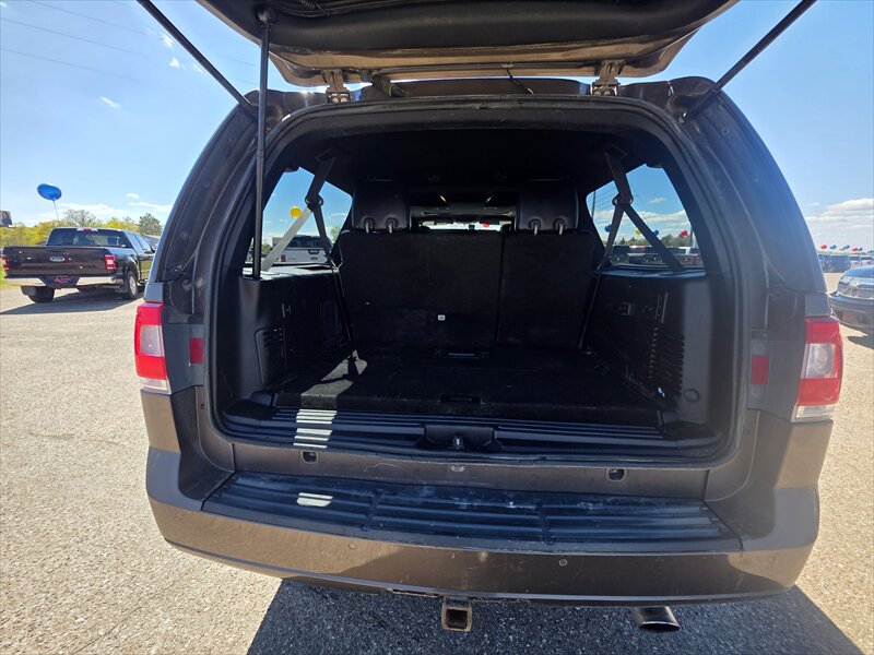 2017 Lincoln Navigator Select - Photo 7 - Brainerd, MN 56401