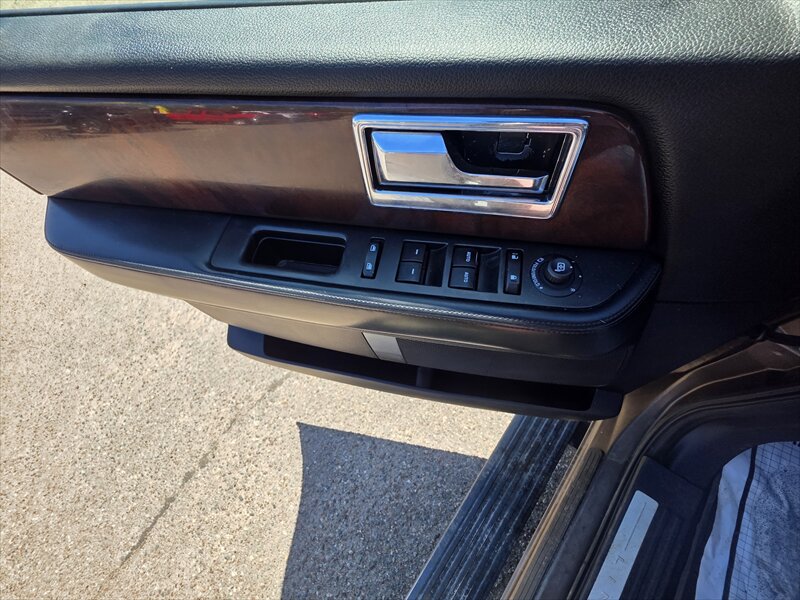 2017 Lincoln Navigator Select - Photo 14 - Brainerd, MN 56401