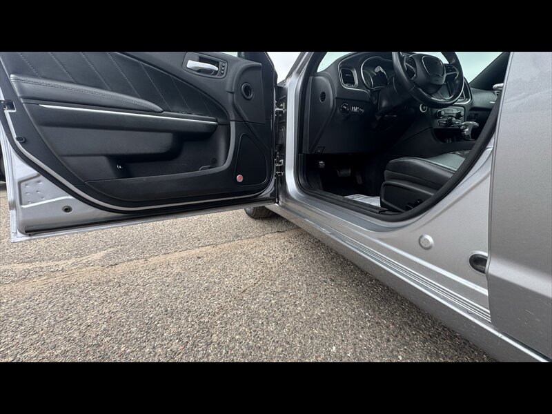 2015 Dodge Charger SXT - Photo 9 - Brainerd, MN 56401