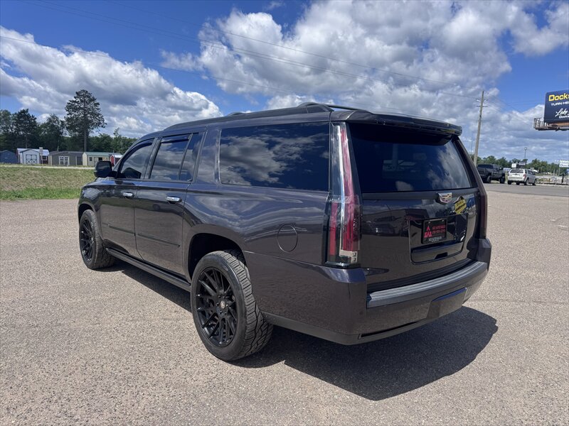 2015 Cadillac Escalade Platinum ESV - Photo 3 - Brainerd, MN 56401