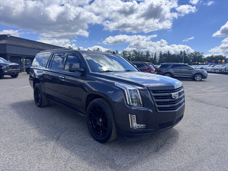 2015 Cadillac Escalade Platinum ESV - Photo 2 - Brainerd, MN 56401