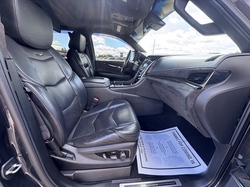 2015 Cadillac Escalade Platinum ESV - Photo 12 - Brainerd, MN 56401