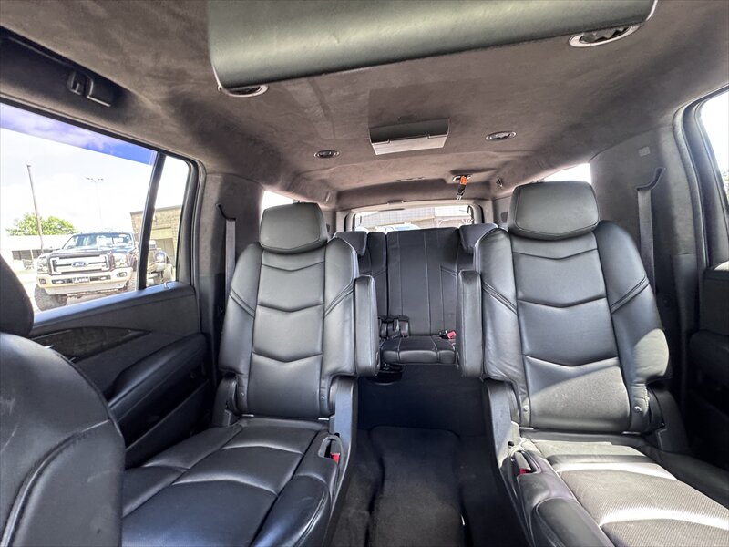 2015 Cadillac Escalade Platinum ESV - Photo 26 - Brainerd, MN 56401