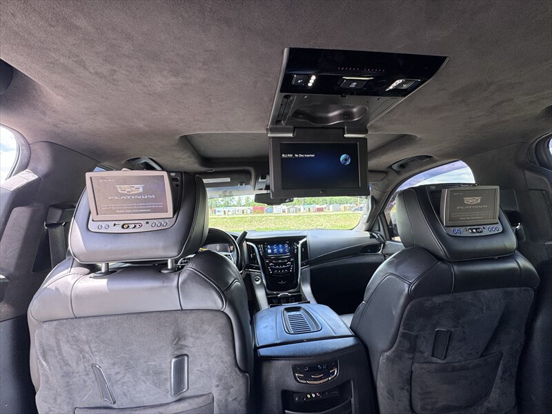 2015 Cadillac Escalade Platinum ESV - Photo 22 - Brainerd, MN 56401