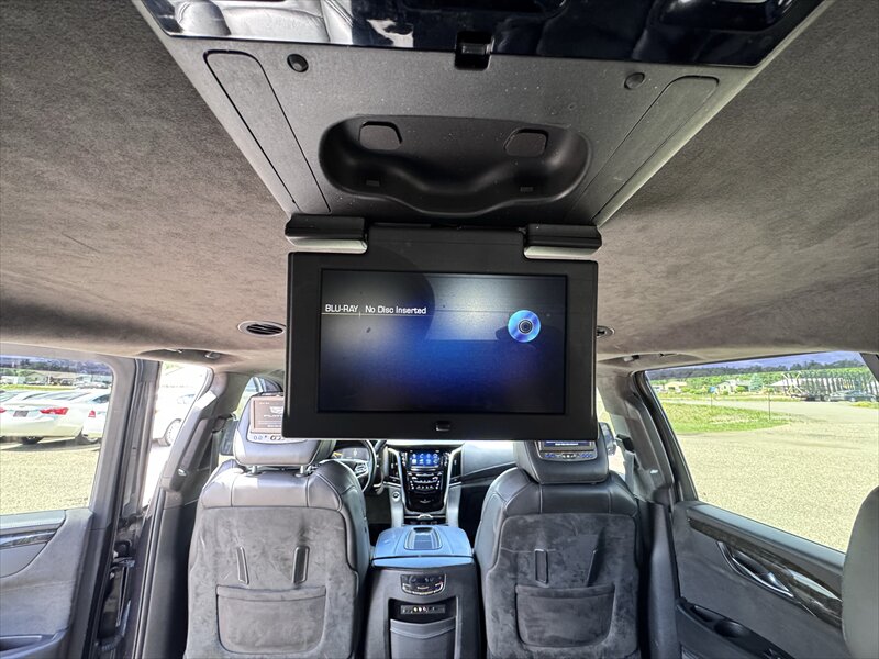 2015 Cadillac Escalade Platinum ESV - Photo 27 - Brainerd, MN 56401