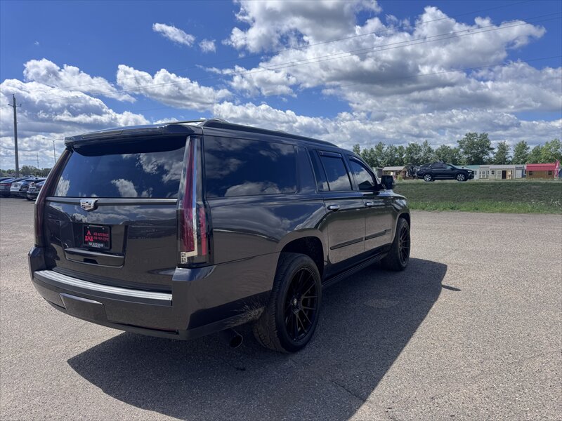 2015 Cadillac Escalade Platinum ESV - Photo 4 - Brainerd, MN 56401