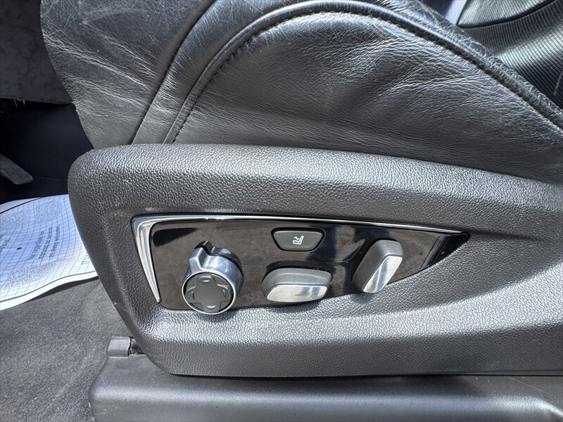 2015 Cadillac Escalade Platinum ESV - Photo 21 - Brainerd, MN 56401