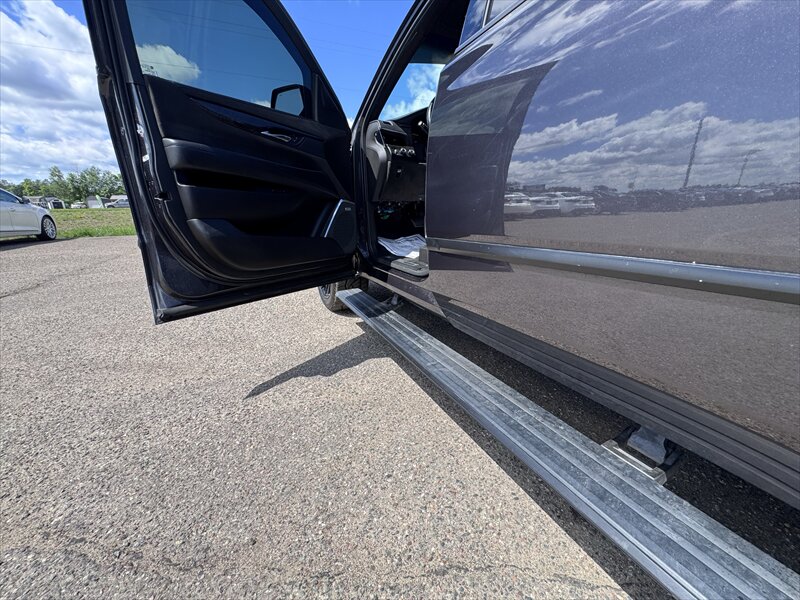 2015 Cadillac Escalade Platinum ESV - Photo 9 - Brainerd, MN 56401