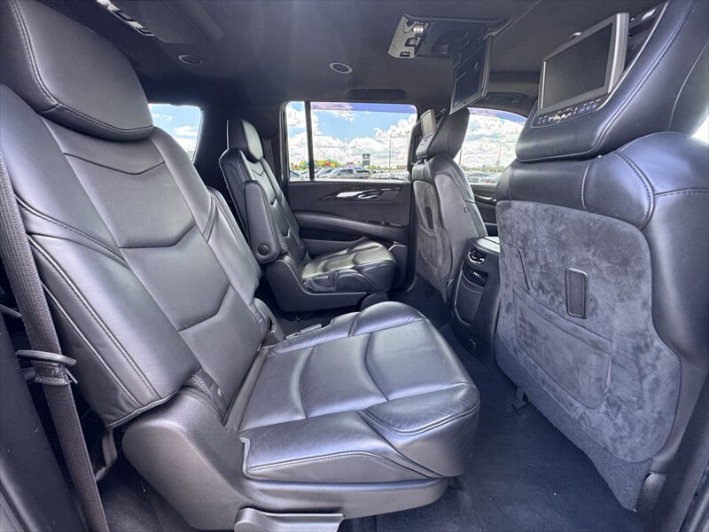 2015 Cadillac Escalade Platinum ESV - Photo 25 - Brainerd, MN 56401