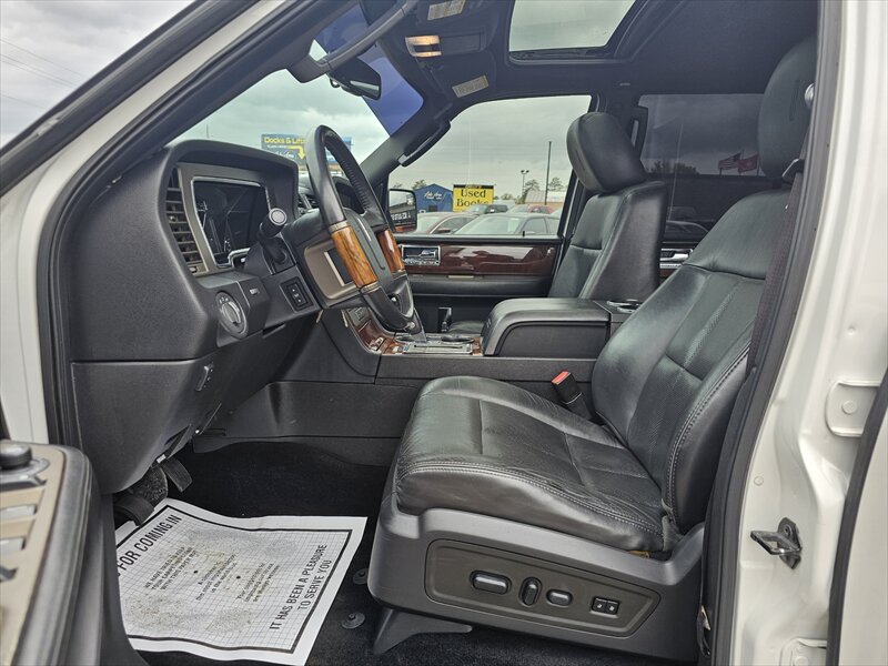 2012 Lincoln Navigator - Photo 11 - Brainerd, MN 56401