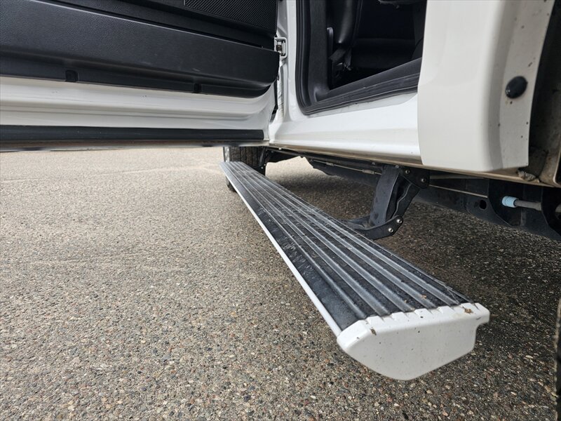 2012 Lincoln Navigator - Photo 9 - Brainerd, MN 56401