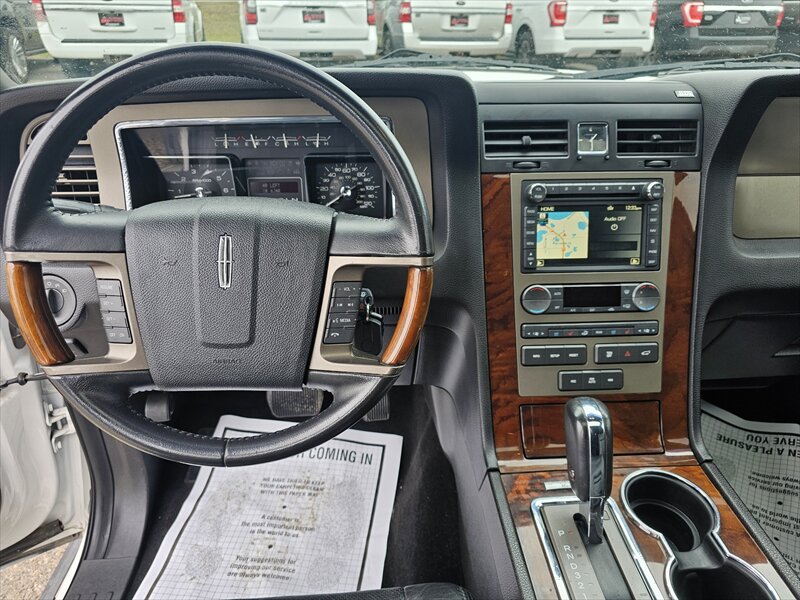 2012 Lincoln Navigator - Photo 13 - Brainerd, MN 56401