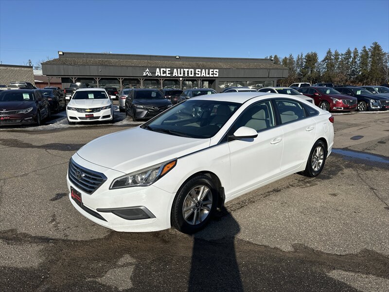 2017 Hyundai Sonata   - Photo 1 - Brainerd, MN 56401