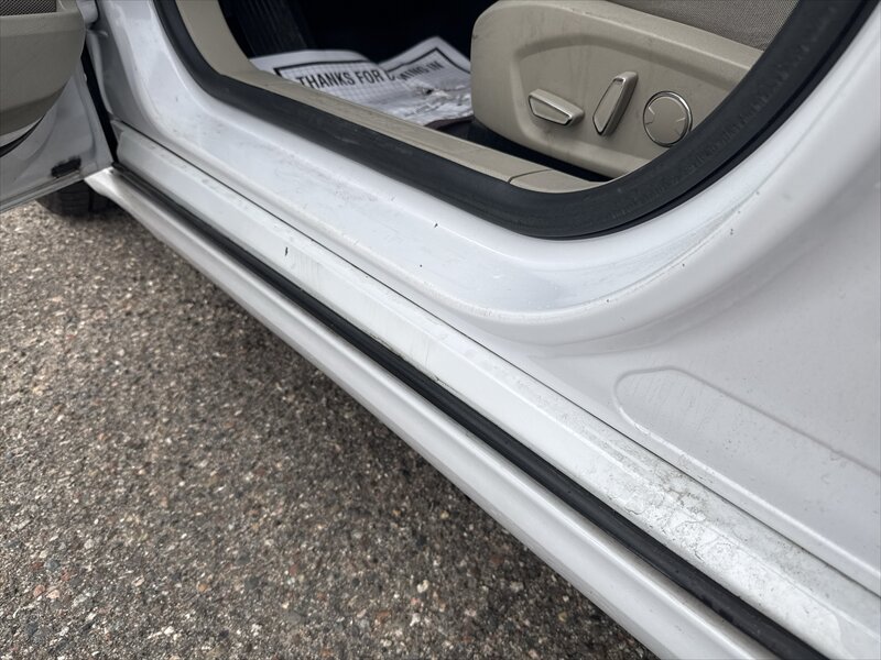 2020 Ford Fusion SE   - Photo 6 - Brainerd, MN 56401