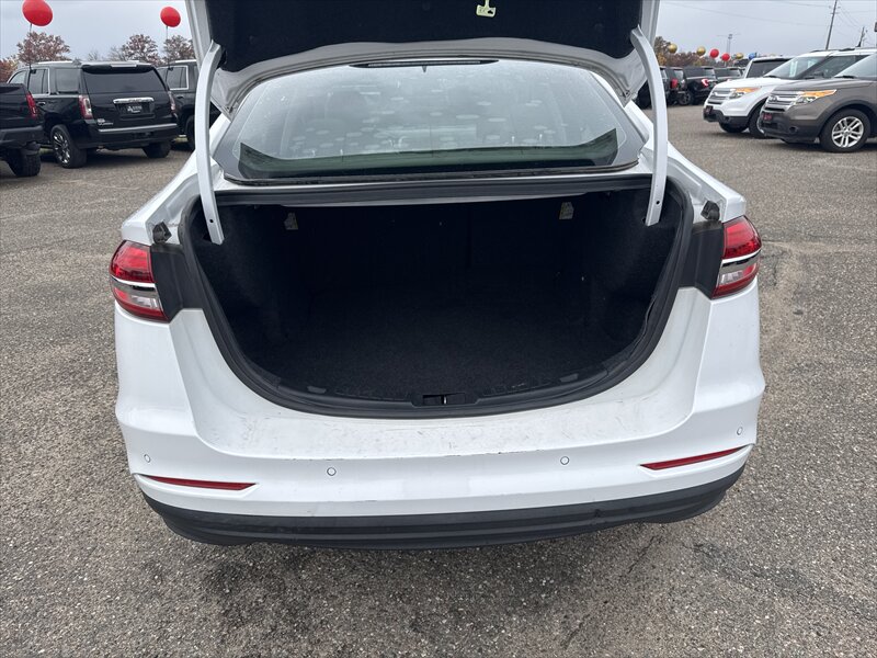 2020 Ford Fusion SE   - Photo 5 - Brainerd, MN 56401