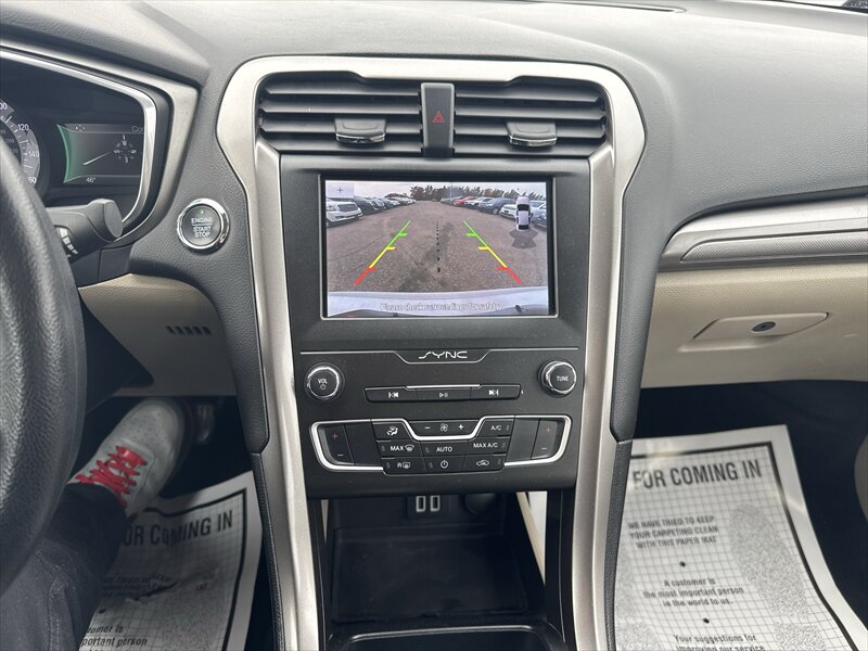 2020 Ford Fusion SE   - Photo 10 - Brainerd, MN 56401