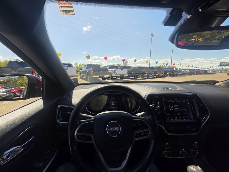 2019 Jeep Cherokee Limited - Photo 12 - Brainerd, MN 56401