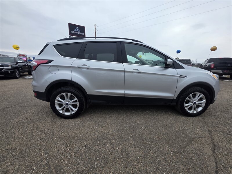 2018 Ford Escape SE - Photo 5 - Brainerd, MN 56401