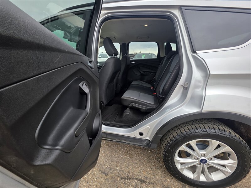 2018 Ford Escape SE - Photo 12 - Brainerd, MN 56401