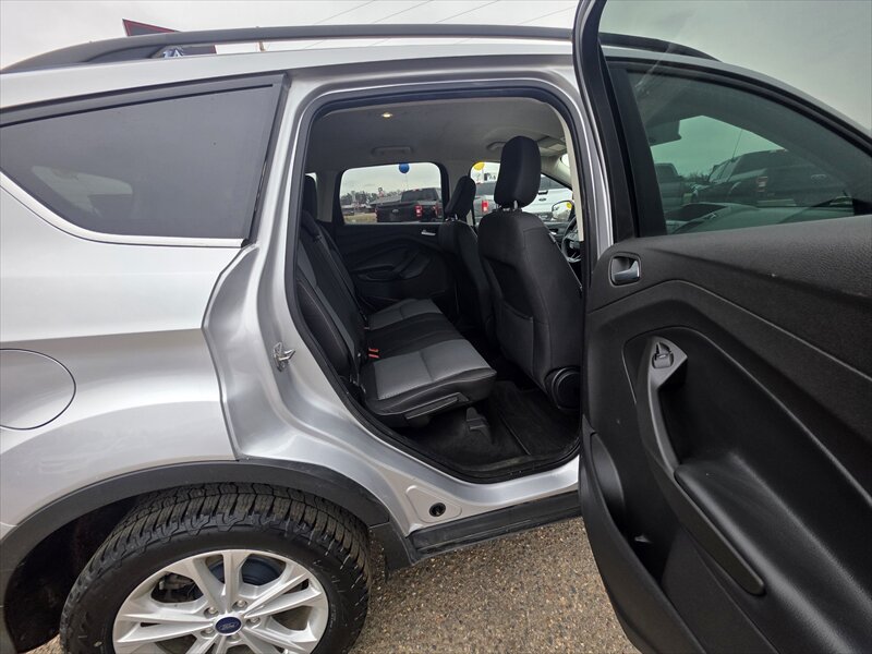 2018 Ford Escape SE - Photo 13 - Brainerd, MN 56401