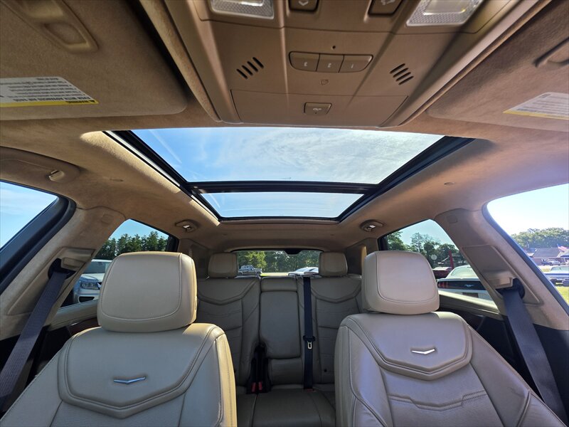 2017 Cadillac XT5 Platinum - Photo 10 - Brainerd, MN 56401