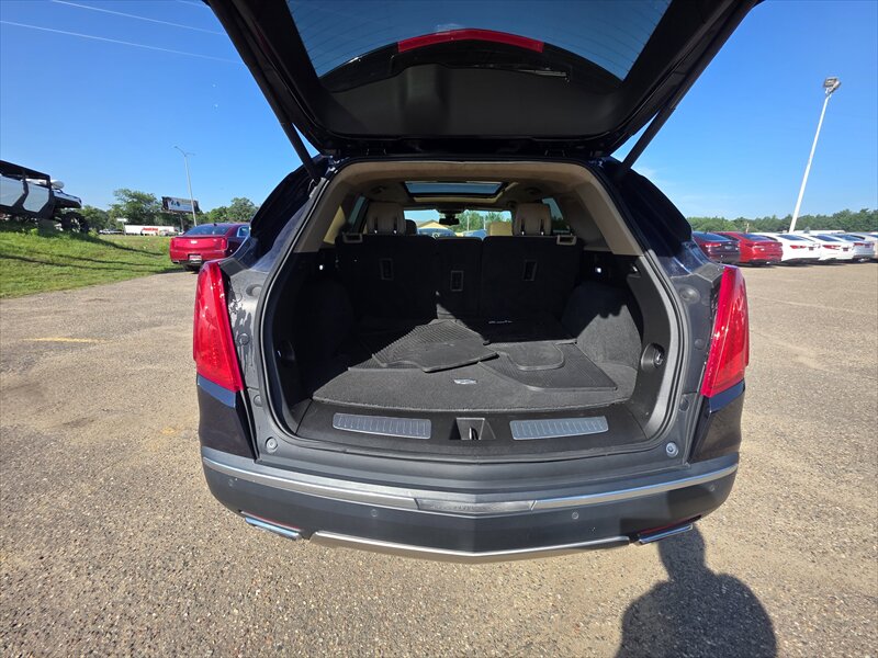 2017 Cadillac XT5 Platinum - Photo 7 - Brainerd, MN 56401