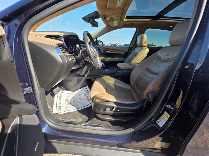 2017 Cadillac XT5 Platinum - Photo 12 - Brainerd, MN 56401