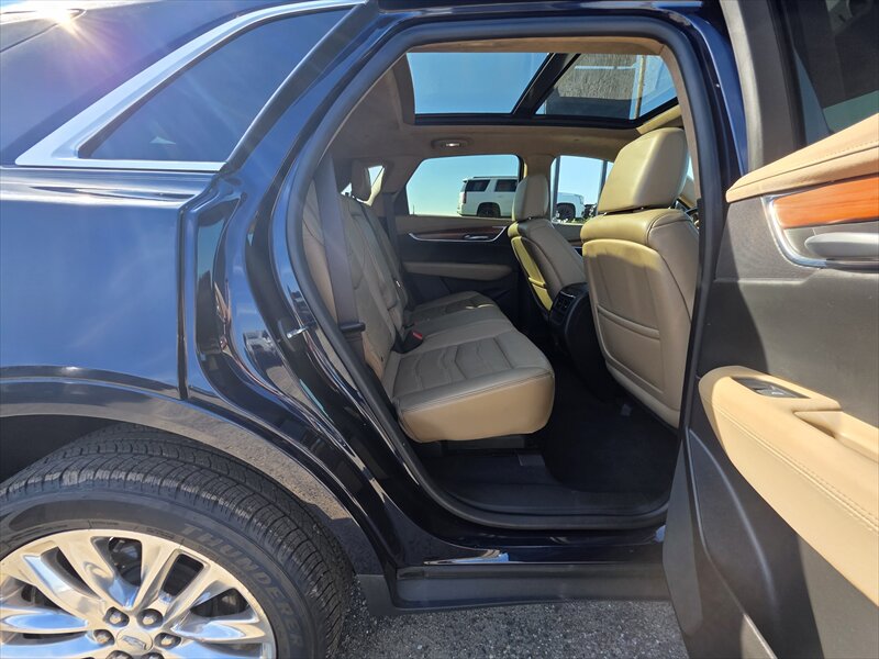 2017 Cadillac XT5 Platinum - Photo 8 - Brainerd, MN 56401