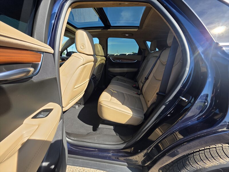 2017 Cadillac XT5 Platinum - Photo 9 - Brainerd, MN 56401