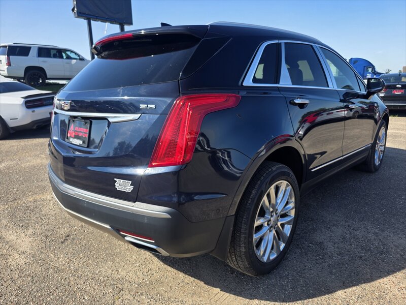 2017 Cadillac XT5 Platinum - Photo 3 - Brainerd, MN 56401