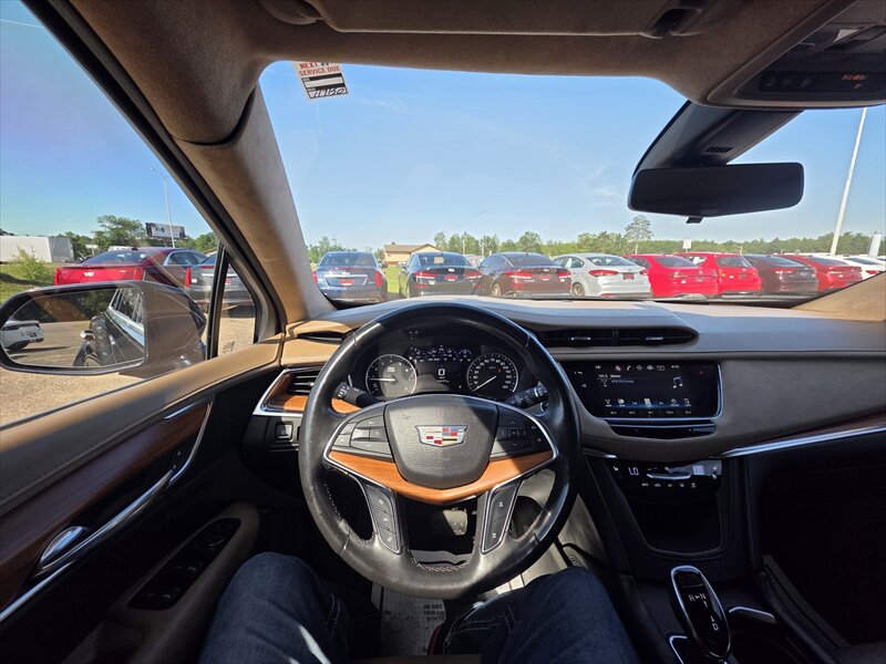 2017 Cadillac XT5 Platinum - Photo 13 - Brainerd, MN 56401