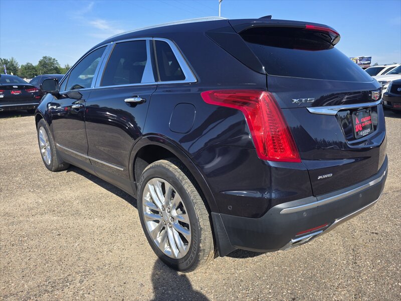 2017 Cadillac XT5 Platinum - Photo 4 - Brainerd, MN 56401