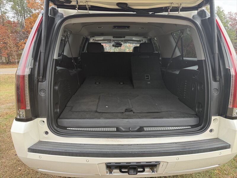 2015 Cadillac Escalade Premium  ESV - Photo 26 - Brainerd, MN 56401