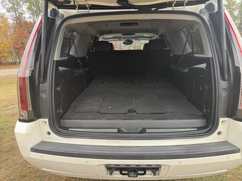 2015 Cadillac Escalade Premium  ESV - Photo 27 - Brainerd, MN 56401