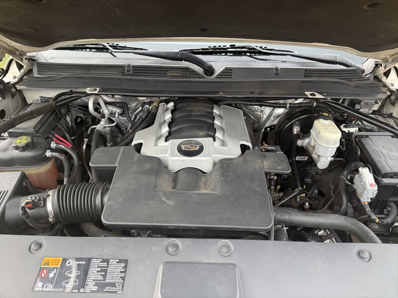 2015 Cadillac Escalade Premium  ESV - Photo 9 - Brainerd, MN 56401