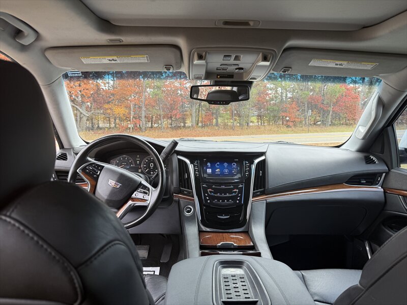 2015 Cadillac Escalade Premium  ESV - Photo 15 - Brainerd, MN 56401