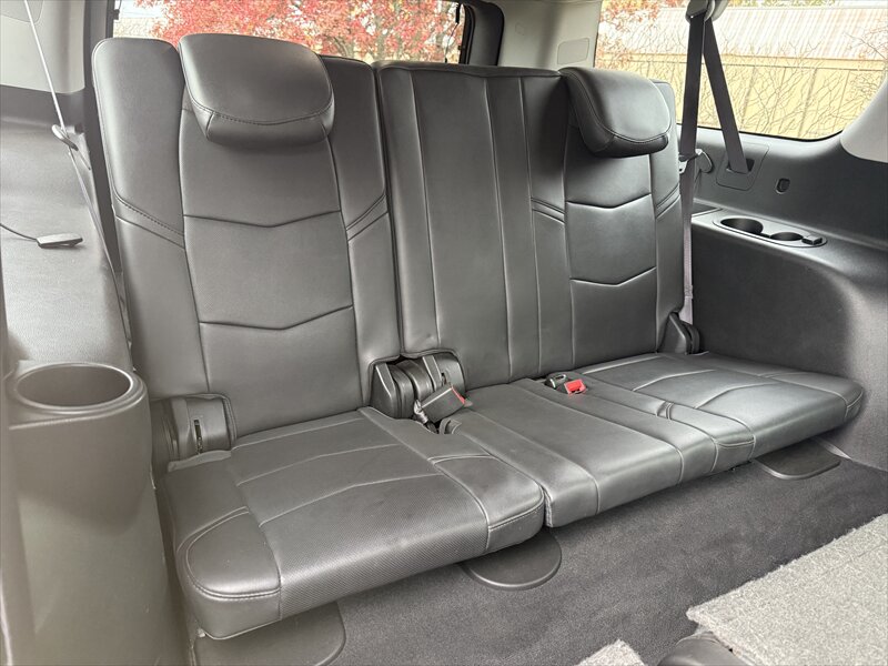 2015 Cadillac Escalade Premium  ESV - Photo 23 - Brainerd, MN 56401