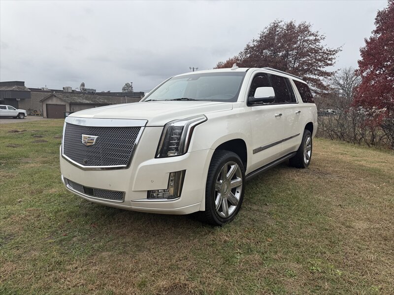 2015 Cadillac Escalade Premium  ESV - Photo 2 - Brainerd, MN 56401