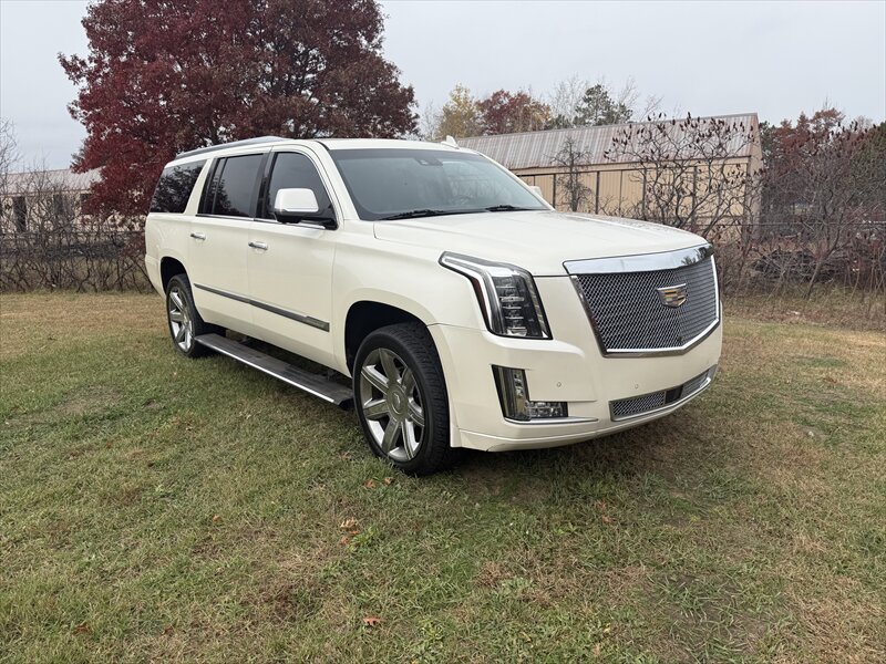 2015 Cadillac Escalade Premium  ESV - Photo 3 - Brainerd, MN 56401