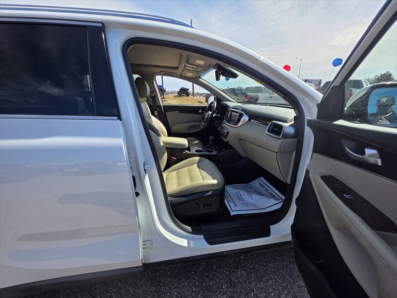 2018 Kia Sorento EX V6 - Photo 9 - Brainerd, MN 56401