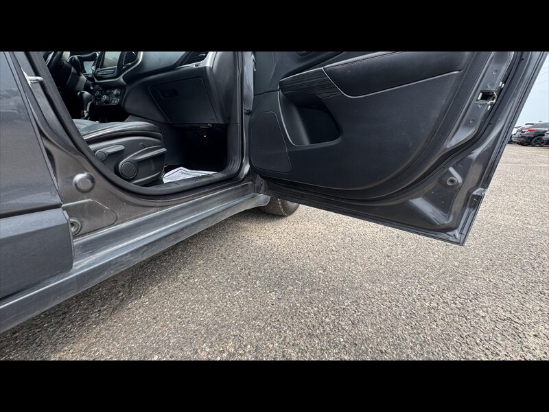 2015 Jeep Cherokee Trailhawk - Photo 11 - Brainerd, MN 56401